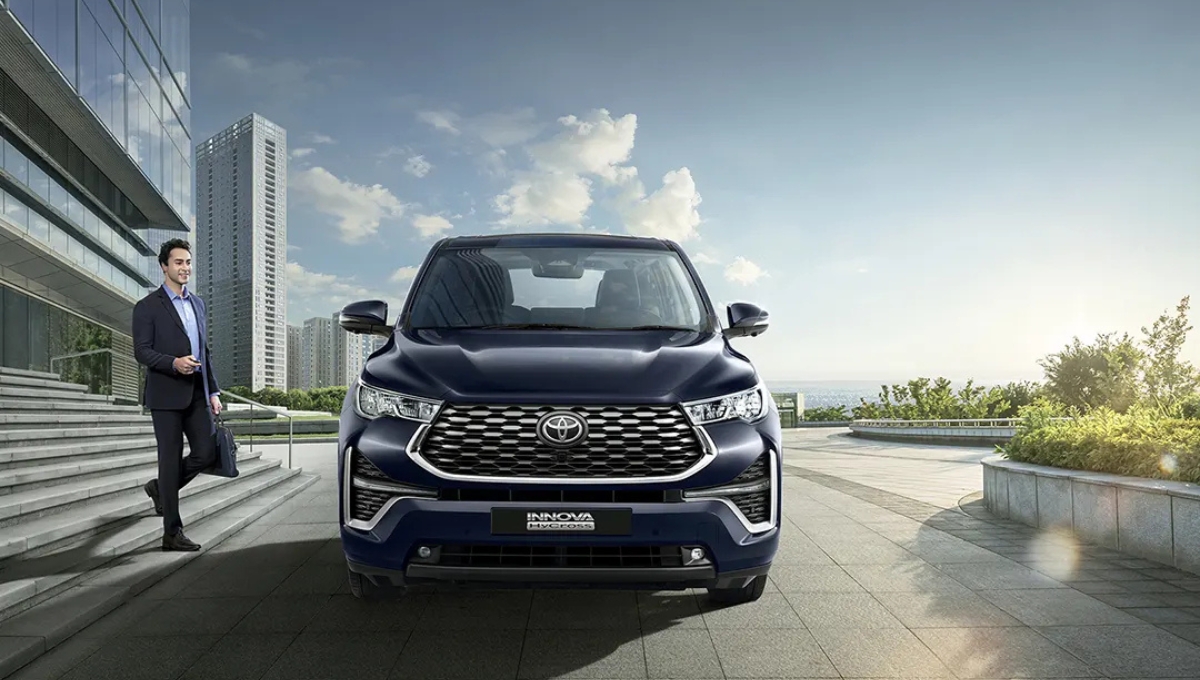 Toyota Innova Hycross