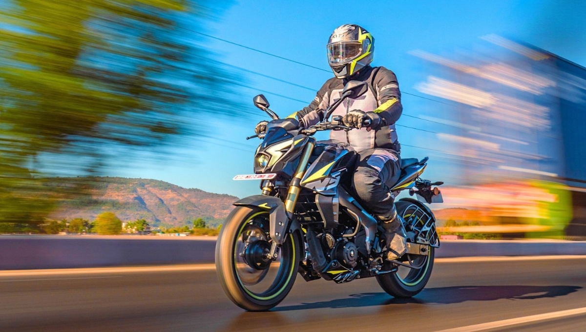 Bajaj Pulsar NS400Z: दमदार फीचर्स और करीब ₹1.85 लाख की कीमत के साथ पावर का नया अनुभव