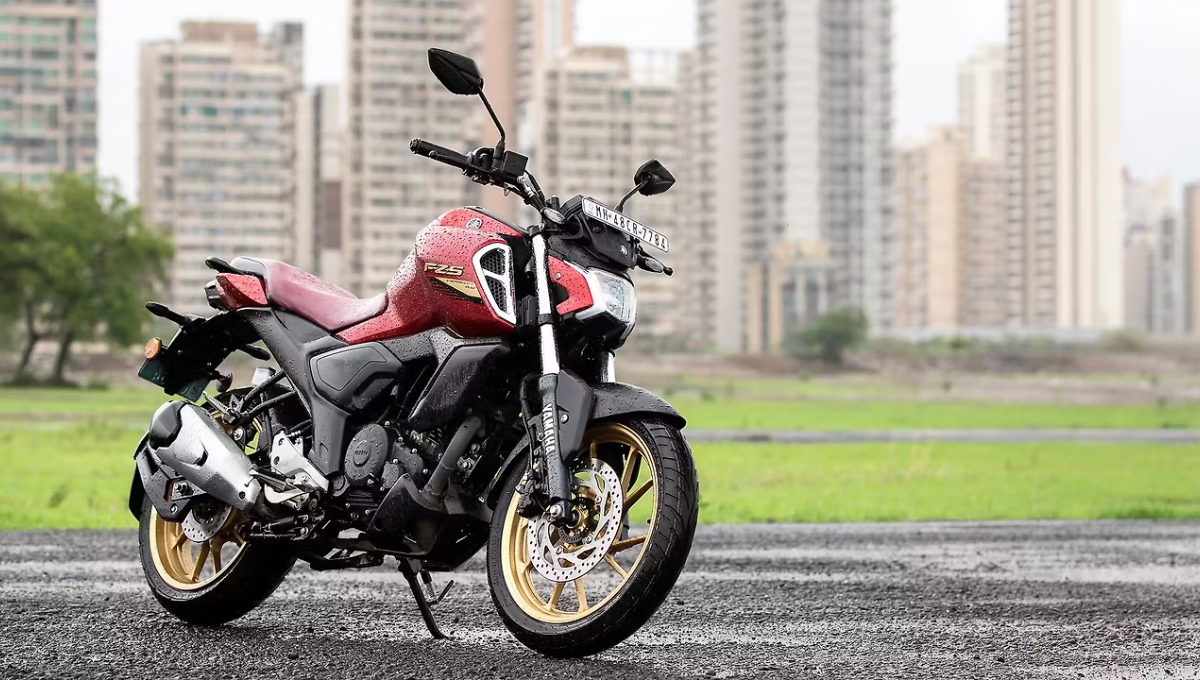 Yamaha FZS-FI V4: 46 kmpl माइलेज और एडवांस फीचर्स के साथ सिर्फ ₹1.17 लाख में