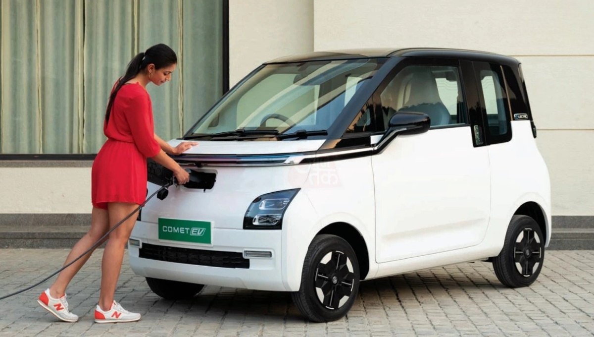 MG Comet EV: 41.42 bhp पावर, 350 लीटर बूट स्पेस और टॉप क्लास सेफ्टी फीचर्स के साथ जानें कीमत