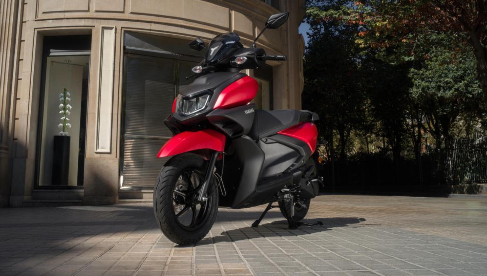 Yamaha Ray ZR 125: पावरफुल फीचर्स और ₹79,340 से शुरू होने वाली किफायती कीमत