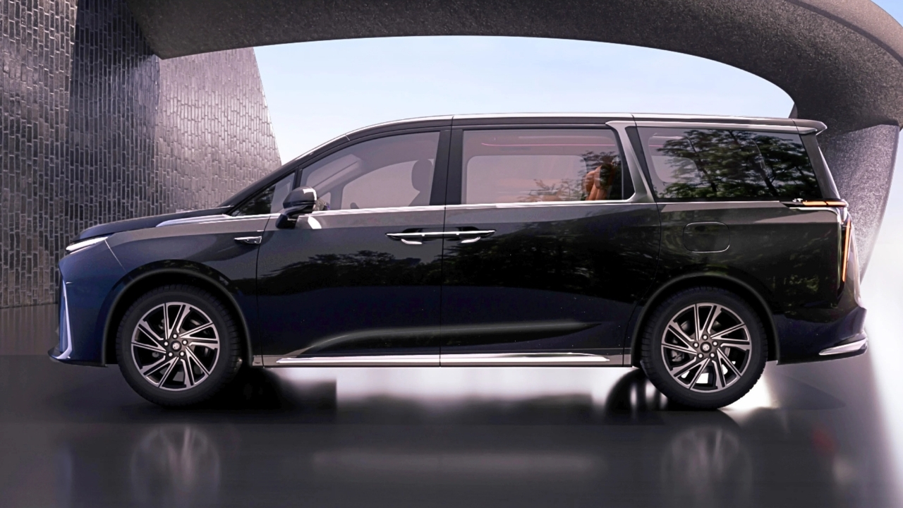 MG M9 Electric MPV Review