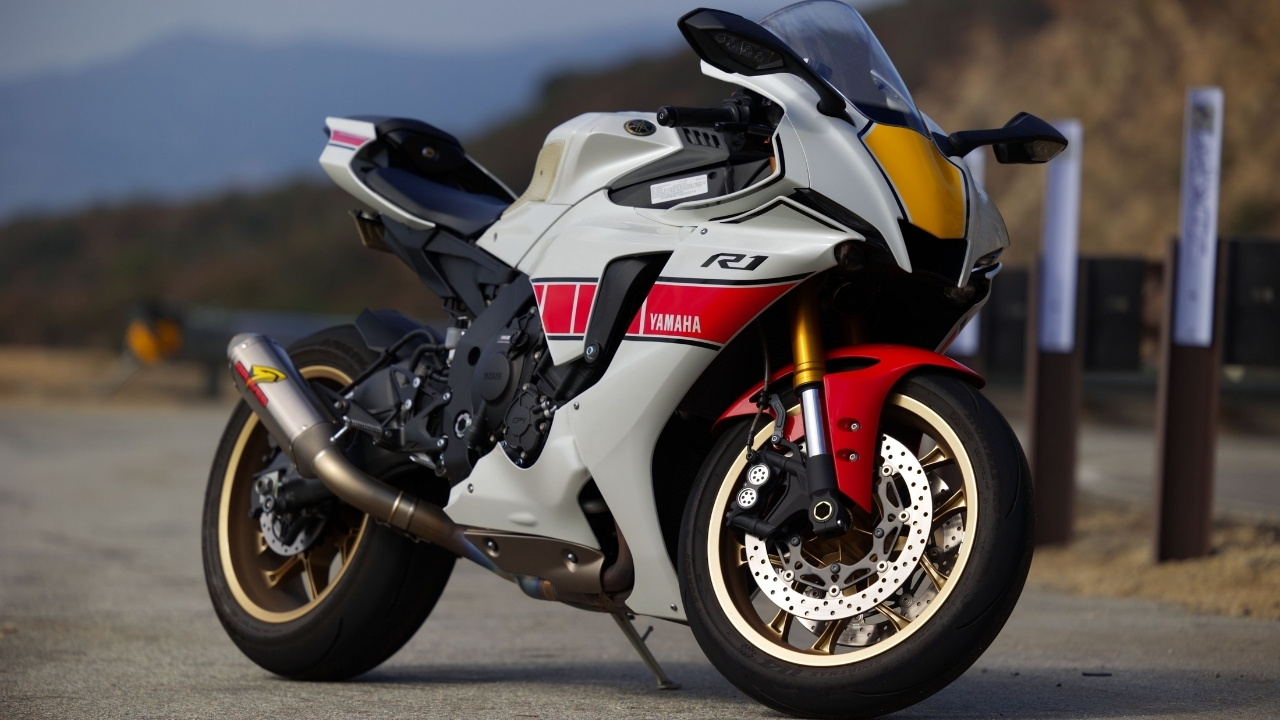 Yamaha YZF R1