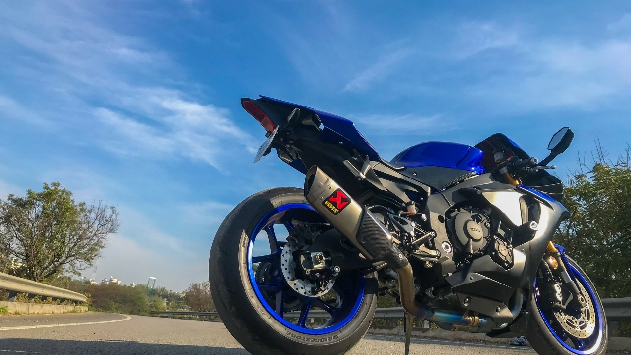 Yamaha YZF R1