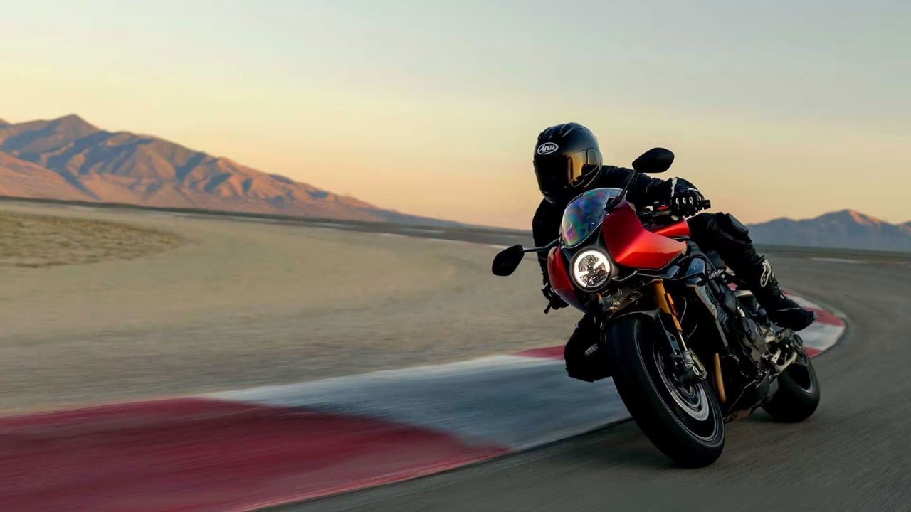 Triumph Speed Triple 1200 RR